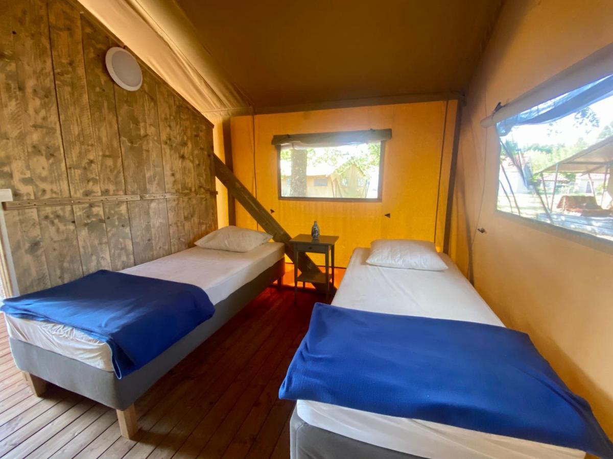 Camping La Kahute - Tente Lodge Au Coeur De La Foret Carcans Eksteriør billede