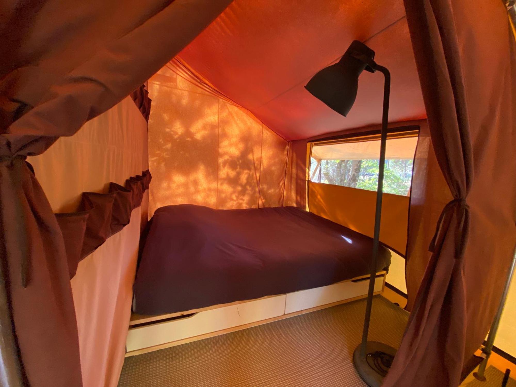 Camping La Kahute - Tente Lodge Au Coeur De La Foret Carcans Eksteriør billede